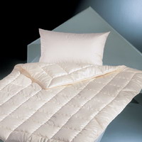 Подушки и одеяла - С наполнителем из натуральной шерсти - Торговая марка: Brinkhaus - Модель: br30915