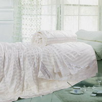 Подушки и одеяла - С шелковым наполнителем - Торговая марка: Anabella - Модель: n30034